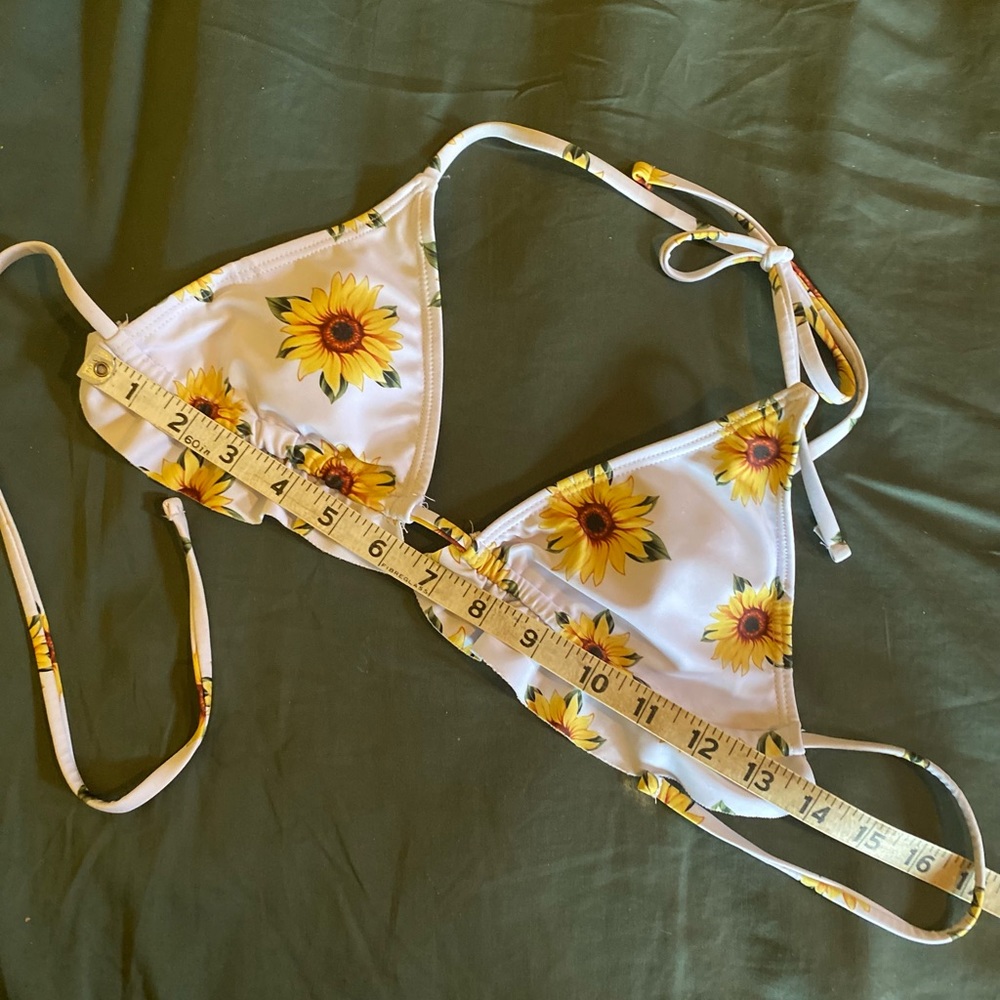 White sunflower string bikini - Picture 2 of 5